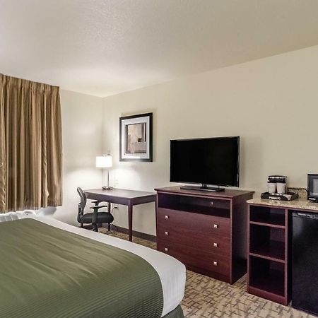 Cobblestone Inn & Suites - Bridgeport Bagian luar foto