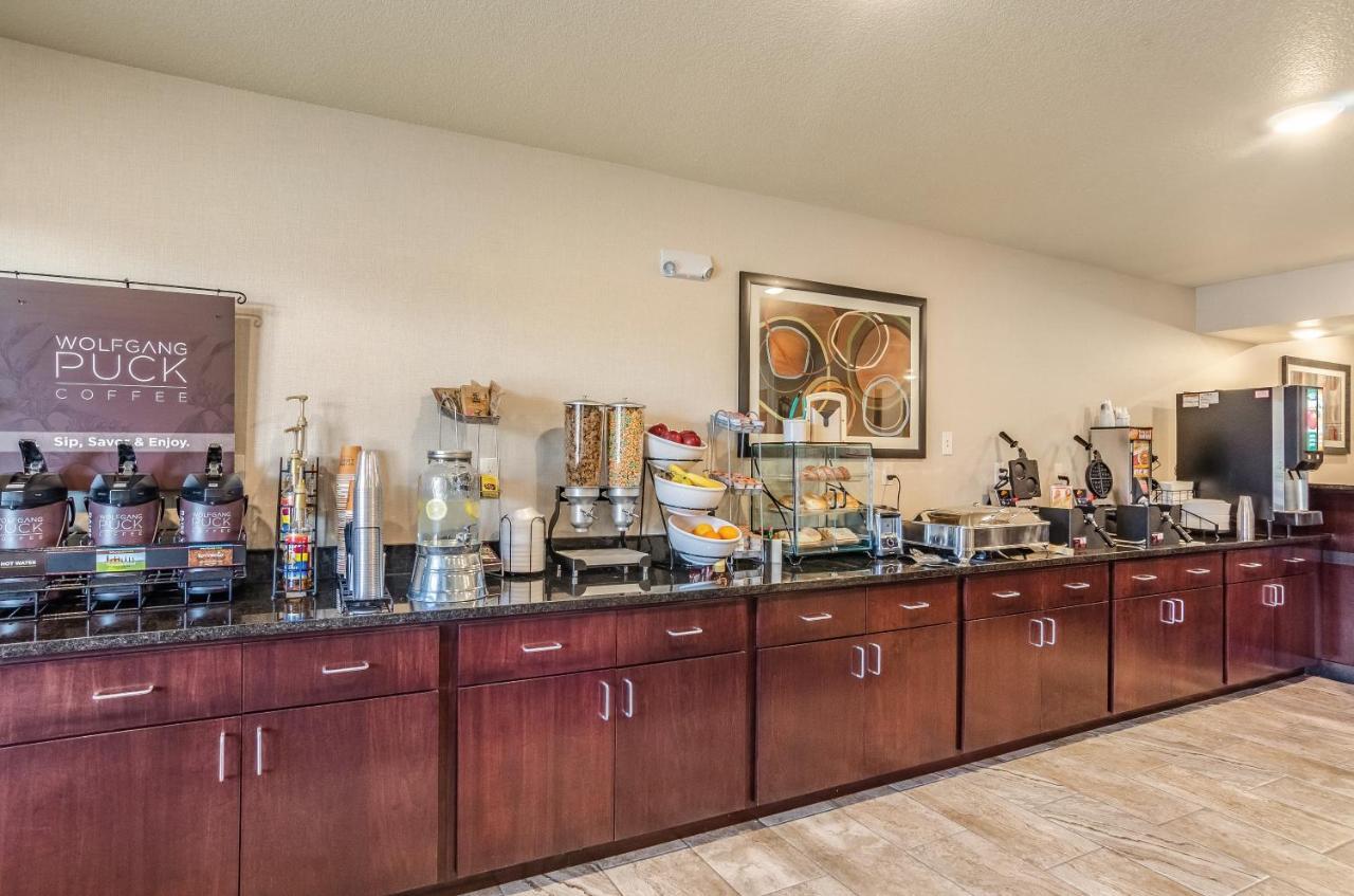 Cobblestone Inn & Suites - Bridgeport Bagian luar foto