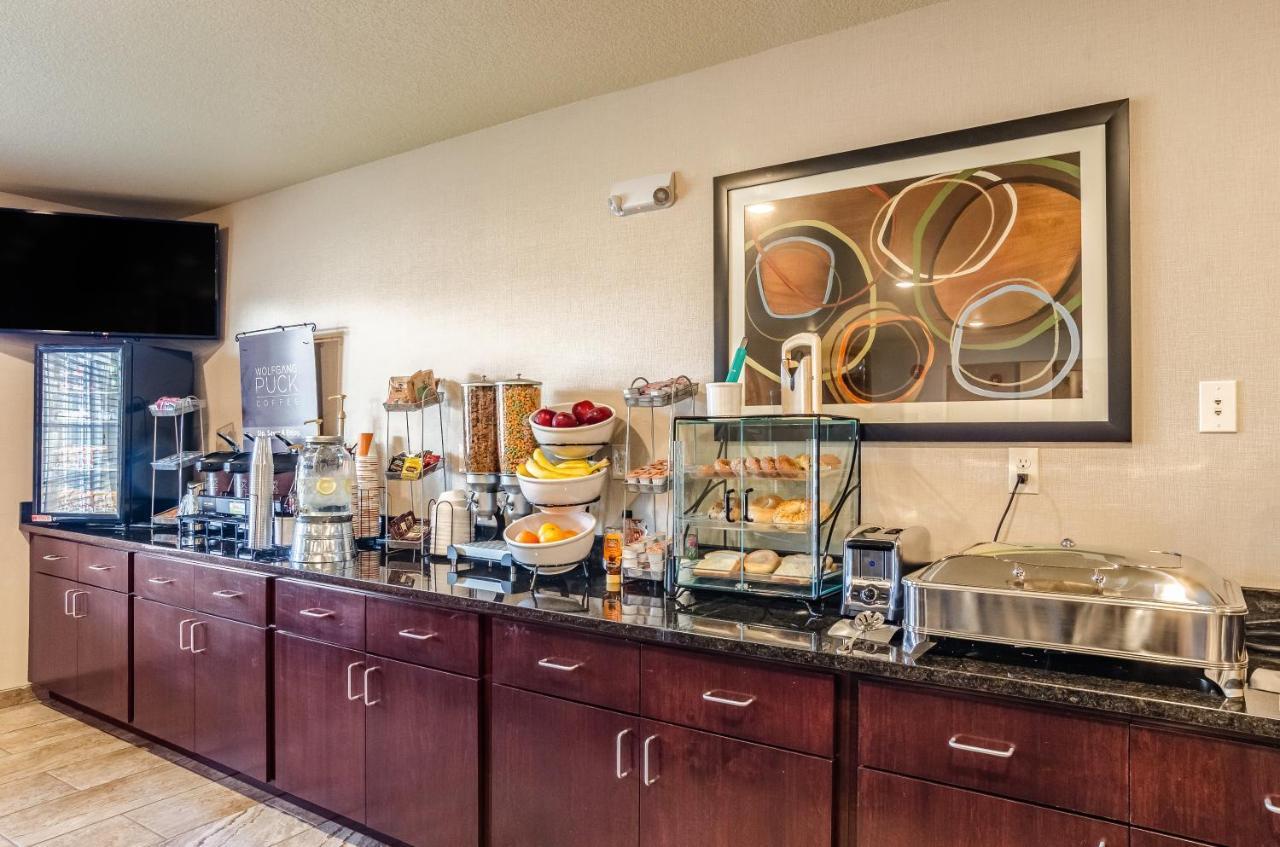 Cobblestone Inn & Suites - Bridgeport Bagian luar foto
