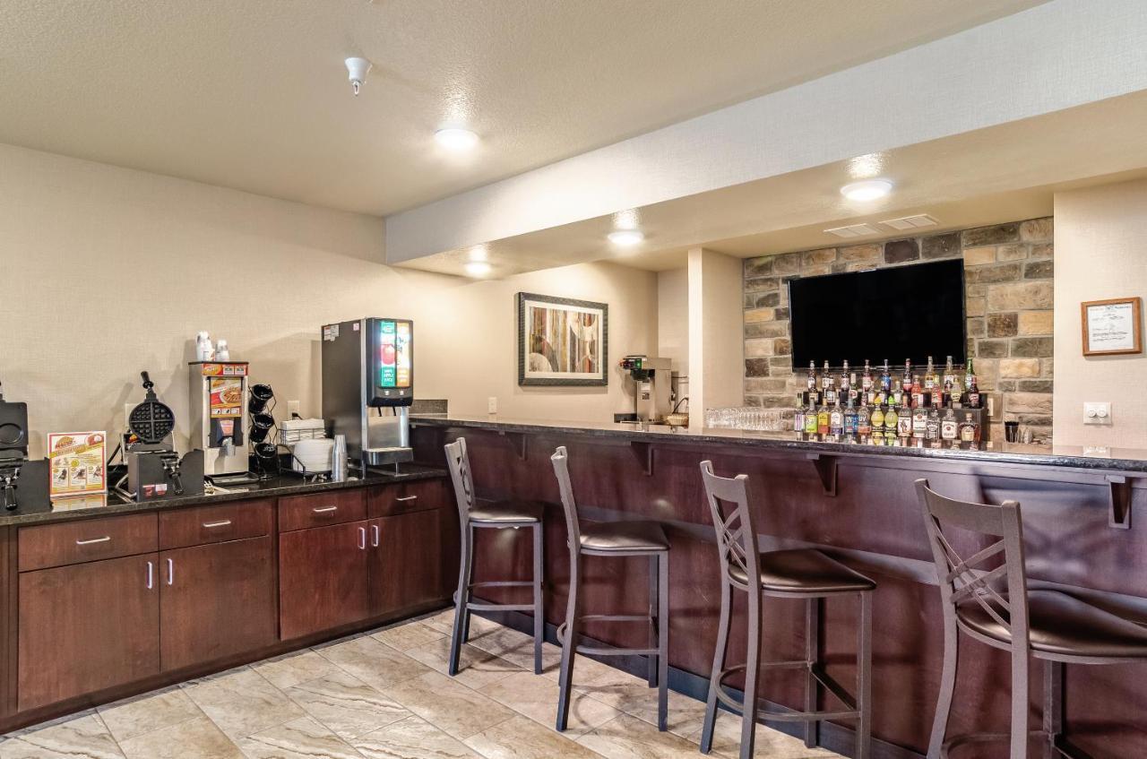 Cobblestone Inn & Suites - Bridgeport Bagian luar foto