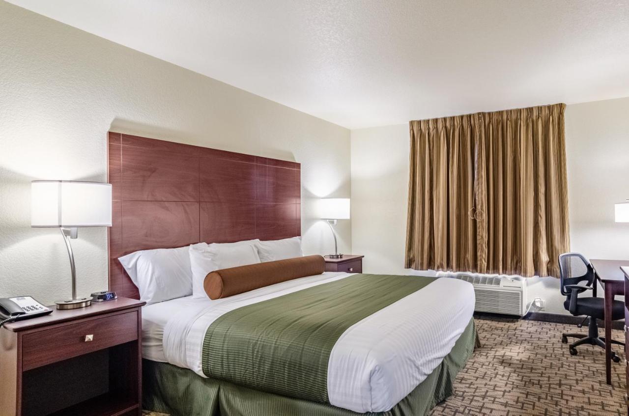 Cobblestone Inn & Suites - Bridgeport Bagian luar foto