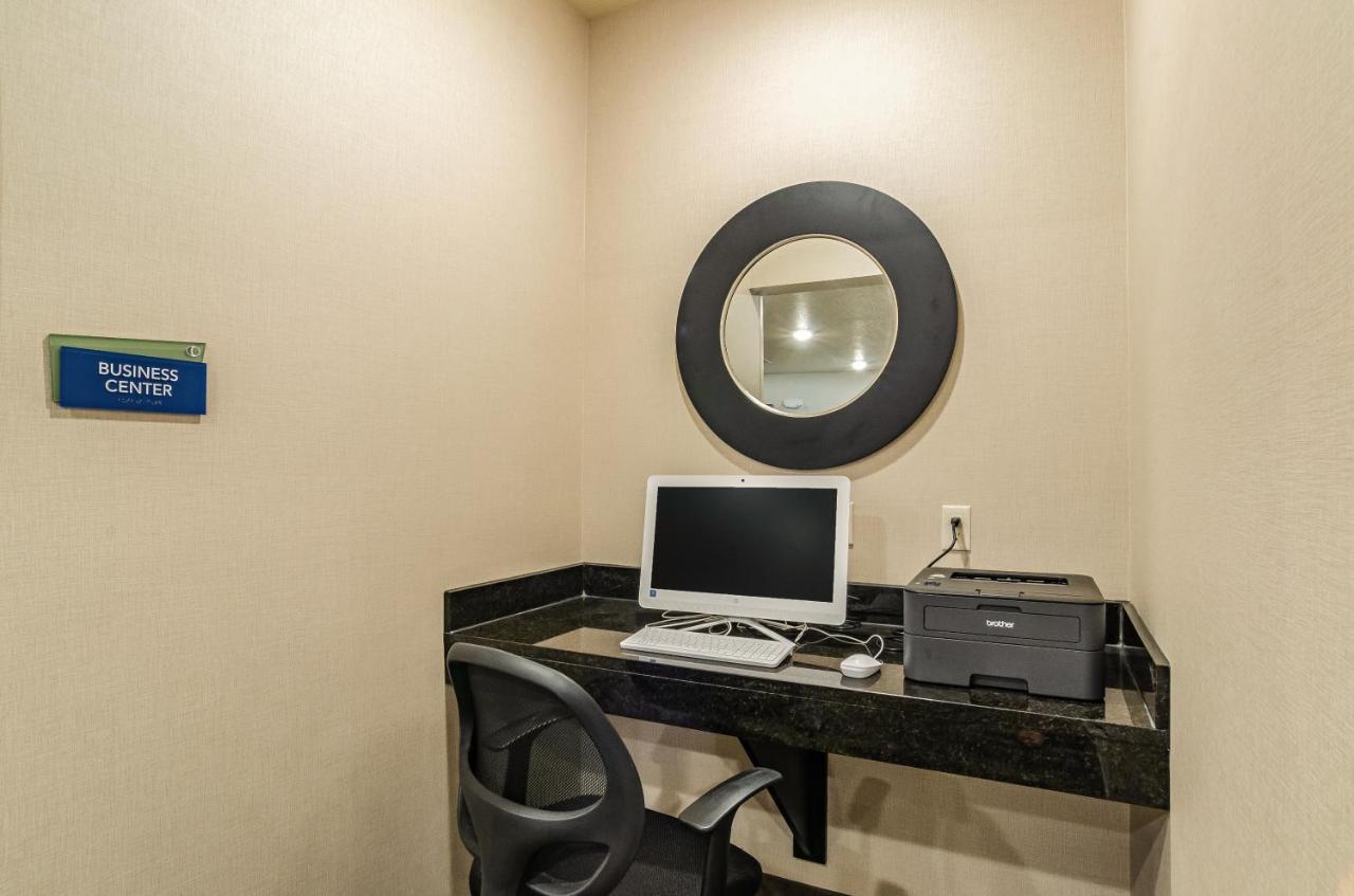 Cobblestone Inn & Suites - Bridgeport Bagian luar foto